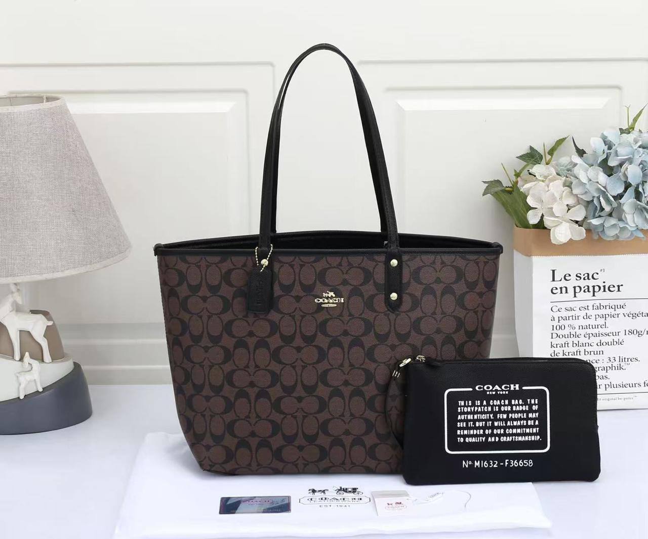 COACH 
 GOOD QUALITY 
DOUBLE  FACE  
120 dhs✅

Zain17
♥️♥️♥️