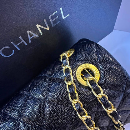 CHANEL 

NEW CAME 

GOOD QUALITY 

WITH BOX 

115 dhs🇦🇪🇦🇪

Zain39
♥️♥️♥️