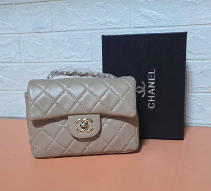 Chanel
Wihh box 
70 dhs🇦🇪🇦🇪

Zain232
♥️♥️♥️