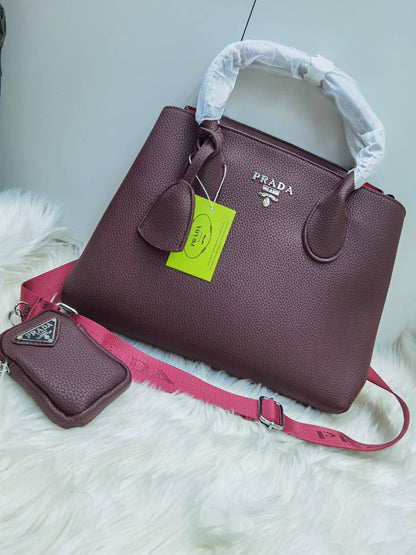 Prada big 2 in 1

 First quality 

Size : 34 * 25* 20  cm
85 dhs🇦🇪🇦🇪

Zain115
♥️♥️♥️