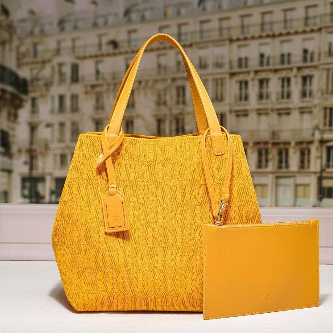 CH
155 dhs❣️
size:26*25.5*20
2in1
Made of knitted fabric
Very beautiful

Zain07
♥️♥️♥️