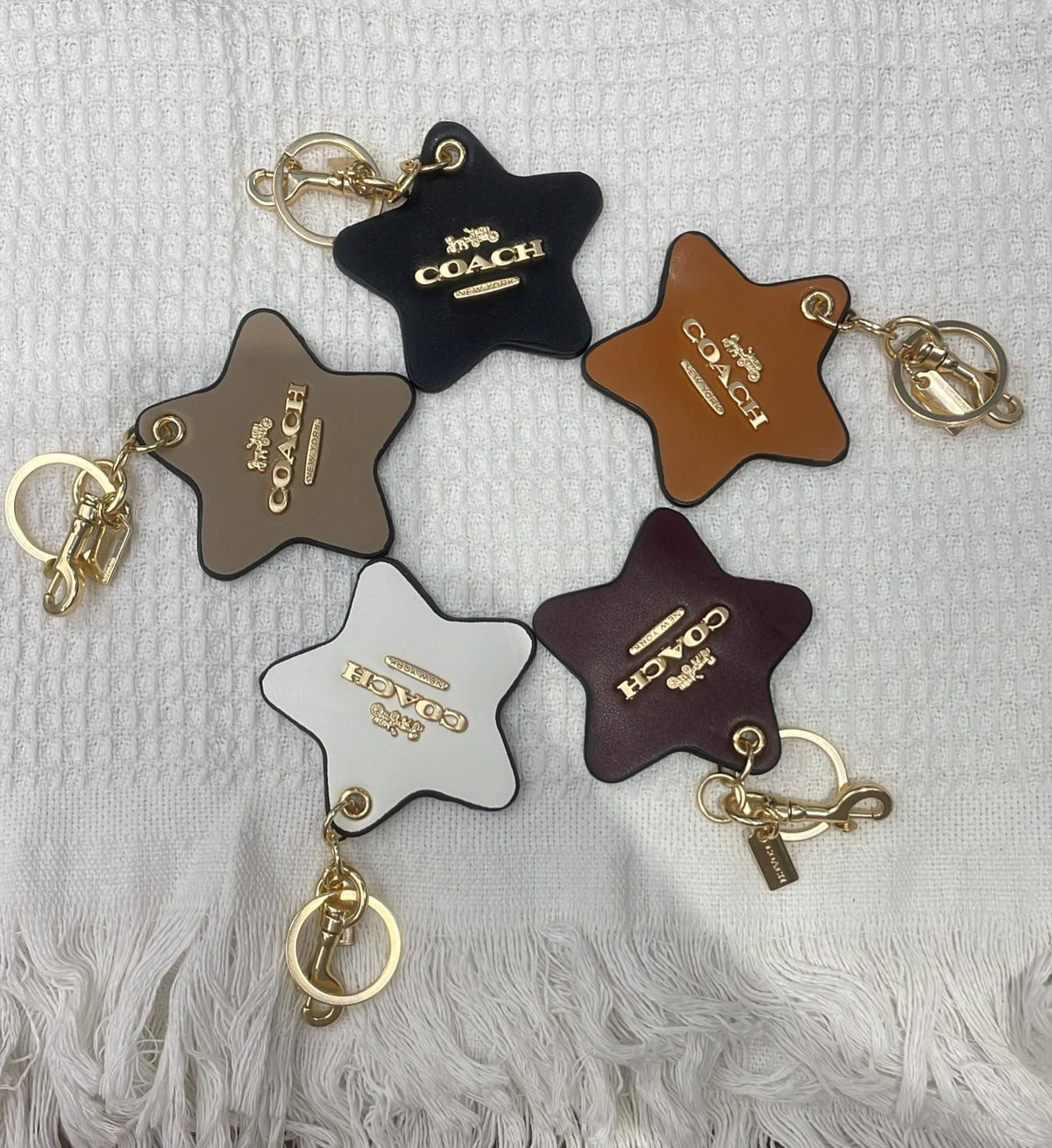 COACH
bag charm
30 dhs🇦🇪🇦🇪

Zain290
♥️♥️♥️