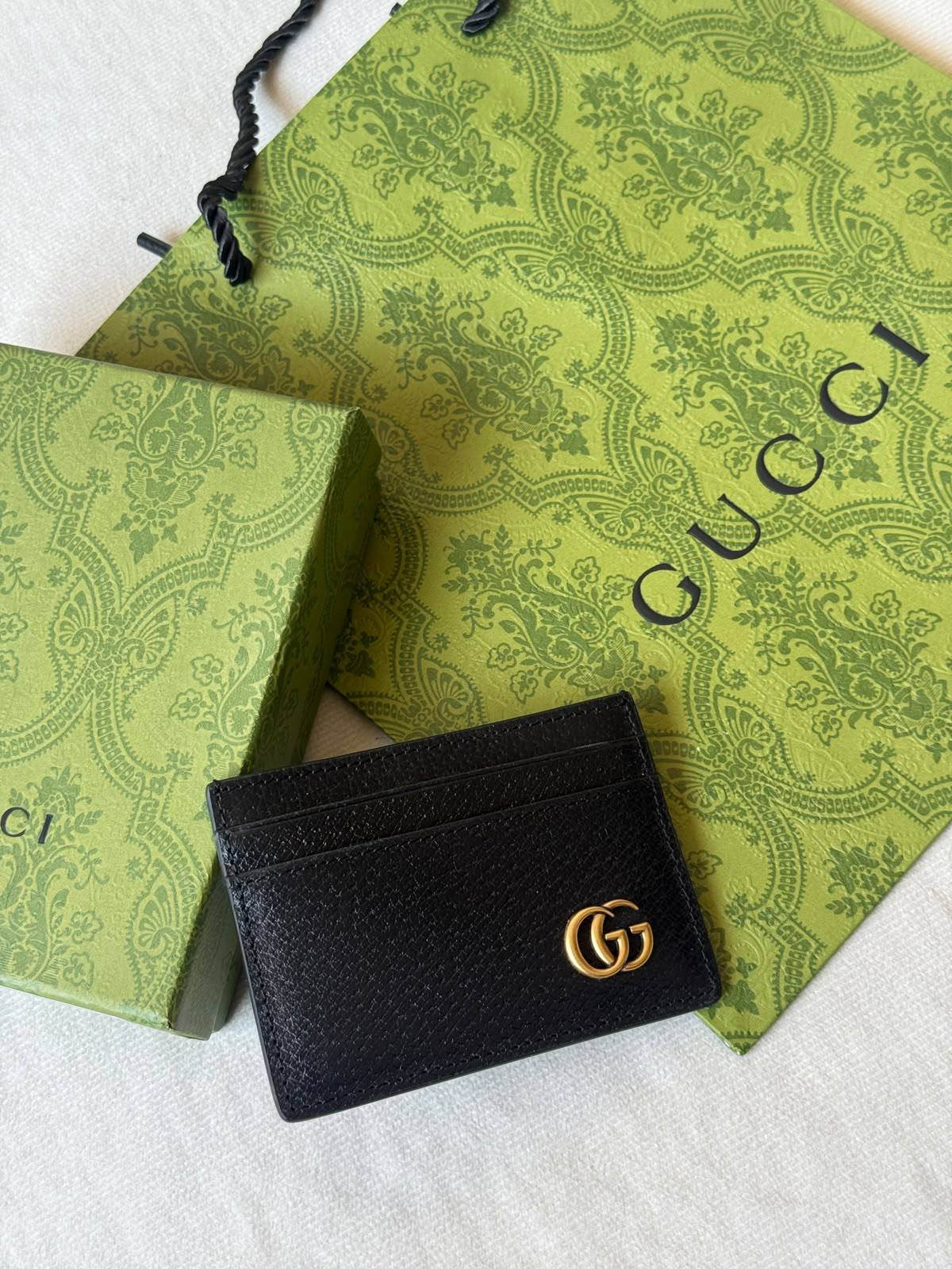 Guccl 

Card holder💝

 💝Super Master

250 dhs🇦🇪🇦🇪

Zain275
♥️♥️♥️