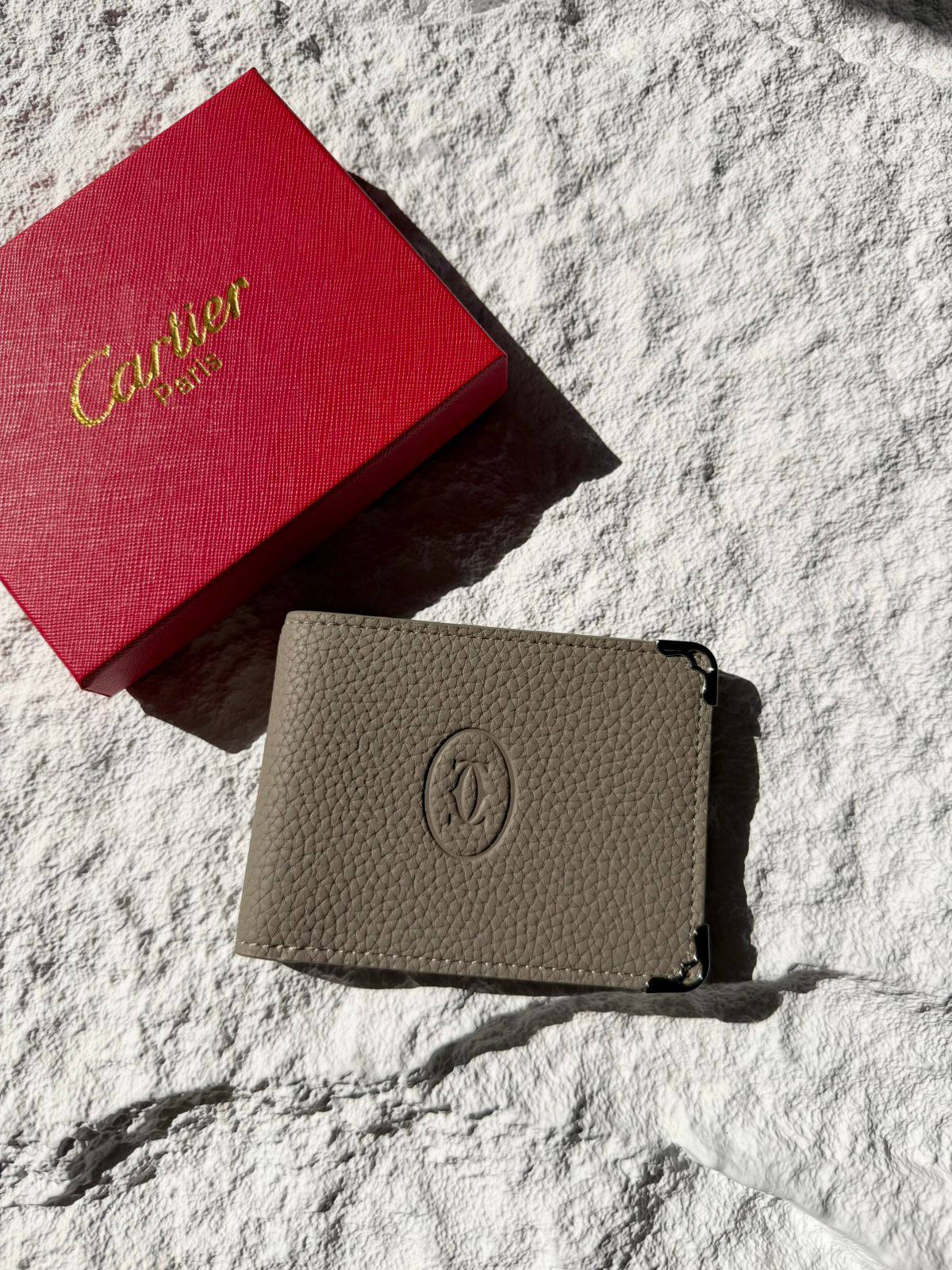 Cartier Wallet 
60 dhs💓

Zain33
♥️♥️♥️