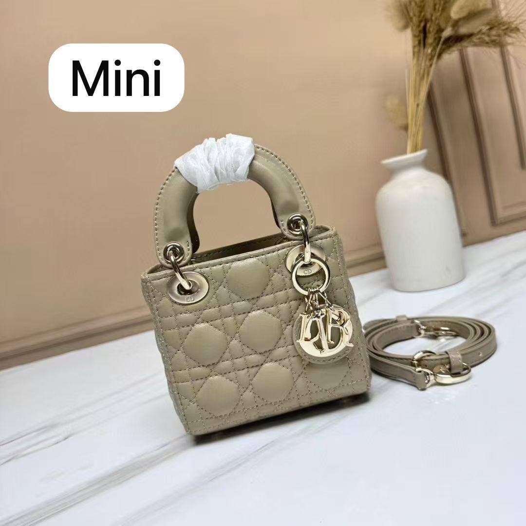 Dior
master💓
250 dhs✅

Zain153
♥️♥️♥️