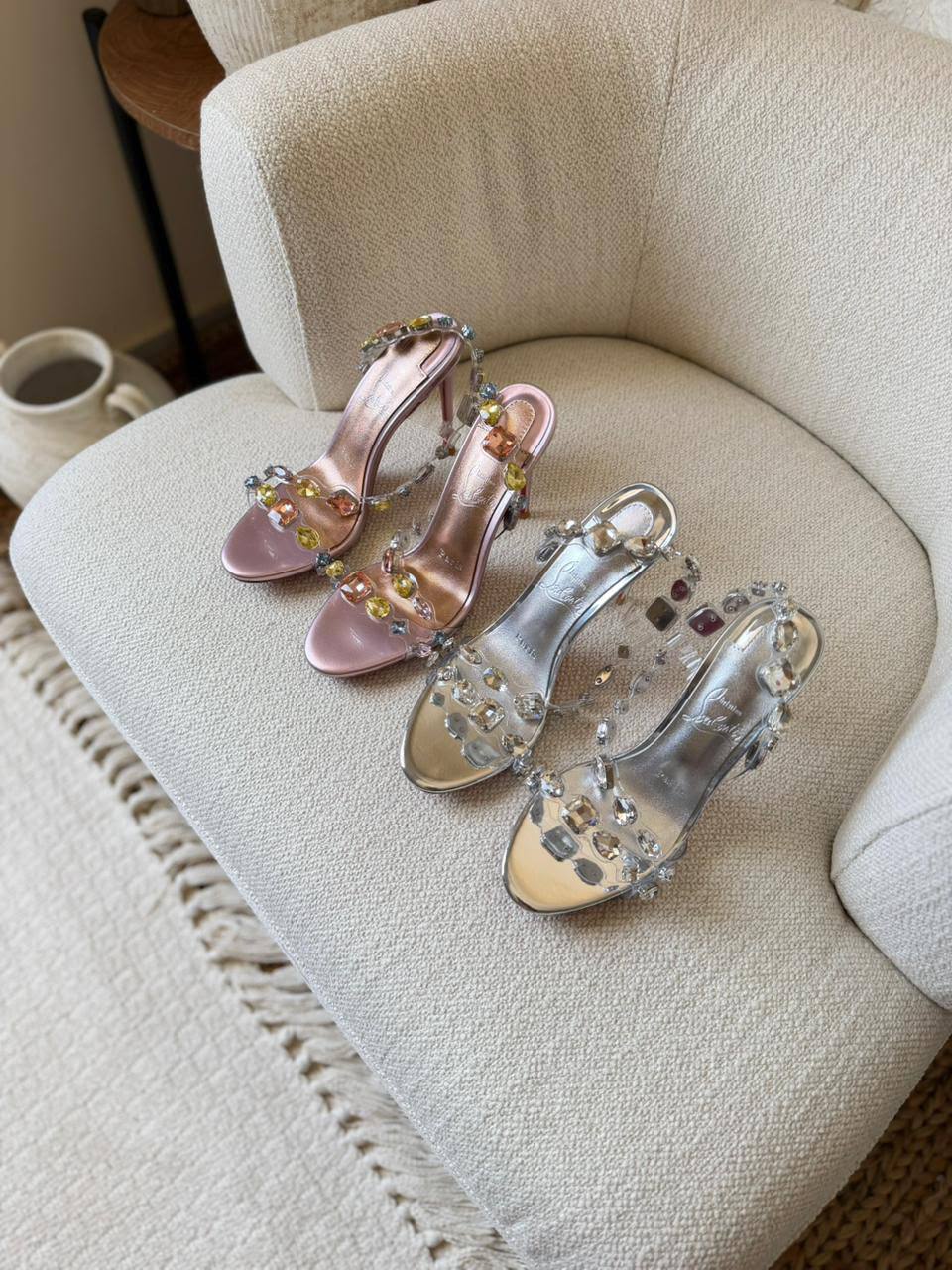 Louboutin
𝑨𝑨𝑨 𝑸𝒖𝒂𝒍𝒊𝒕𝒚
𝑺𝒊𝒛𝒆 35 𝒕𝒐 42 
550 dhs✅

Zain81
♥️♥️♥️