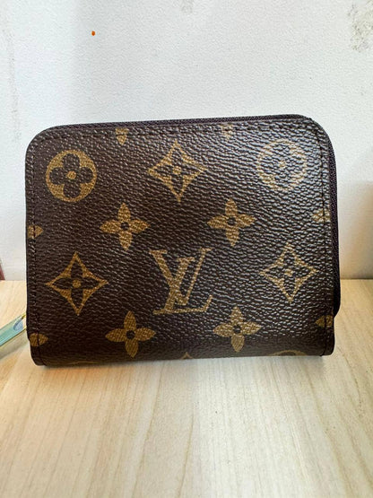 Brand wallets

Size : 11 * 9.5 cm

2 p
50 dhs🇦🇪🇦🇪

Zain115
♥️♥️♥️