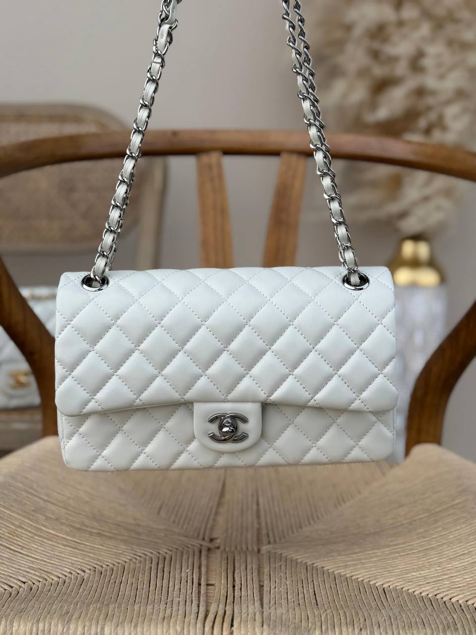 CHANEL
23cm
350 dhs✅
Top quality 
With box🎁

Zain167
♥️♥️♥️