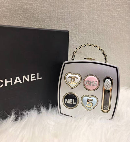 CHANEL

 COPY ONE 

WITH BOX 
🎁🎁🎁

220 dhs✅

Zain39
♥️♥️♥️