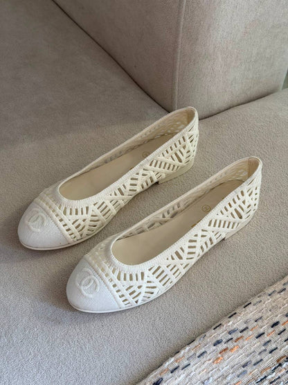 (CHANEL)
QUALITY:SUPER MASTER 😍💥

SIZE:36 TO 42😍🥰

450 dhs🇦🇪🇦🇪🇦🇪

Zain319
♥️♥️♥️