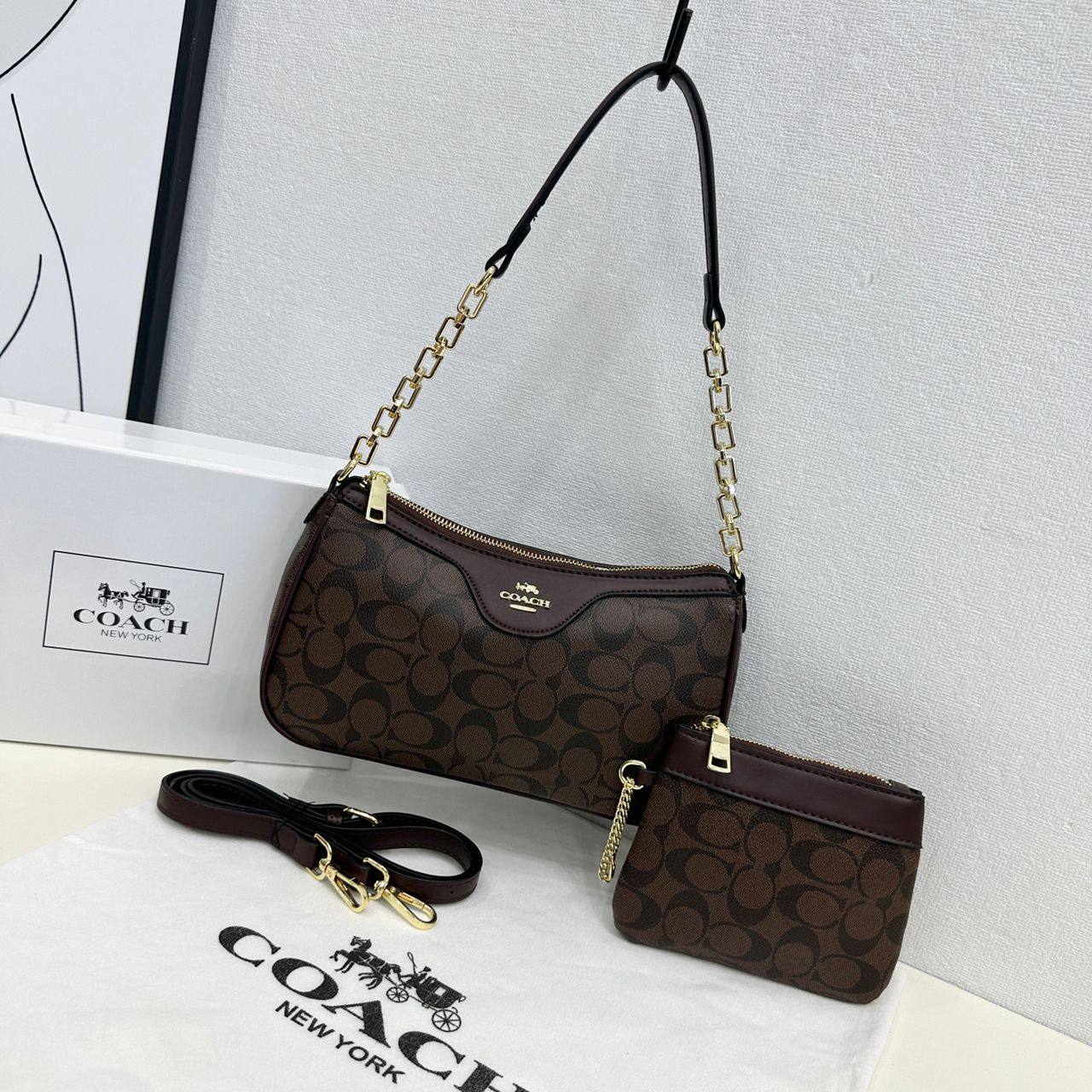 Coach 
80 dhs✅

with box🎁🎁🎁

Zain42
♥️♥️♥️