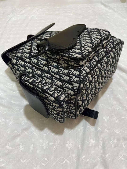 Backbag
150 dhs🪙🌨️

Zain143
♥️♥️♥️