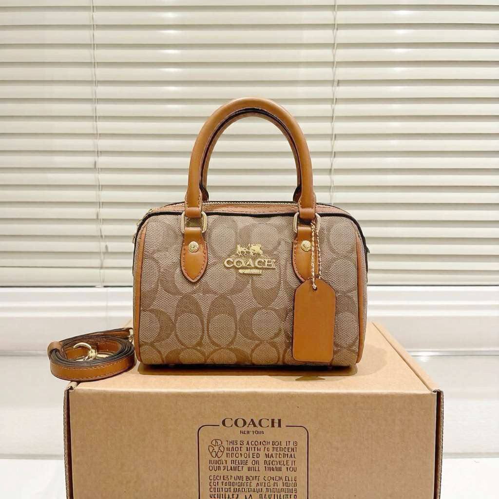 COACH 
GOOD QUALITY 
WITH BOX 
95 dhs✅
SIZE: 18cm

Zain39
♥️♥️♥️