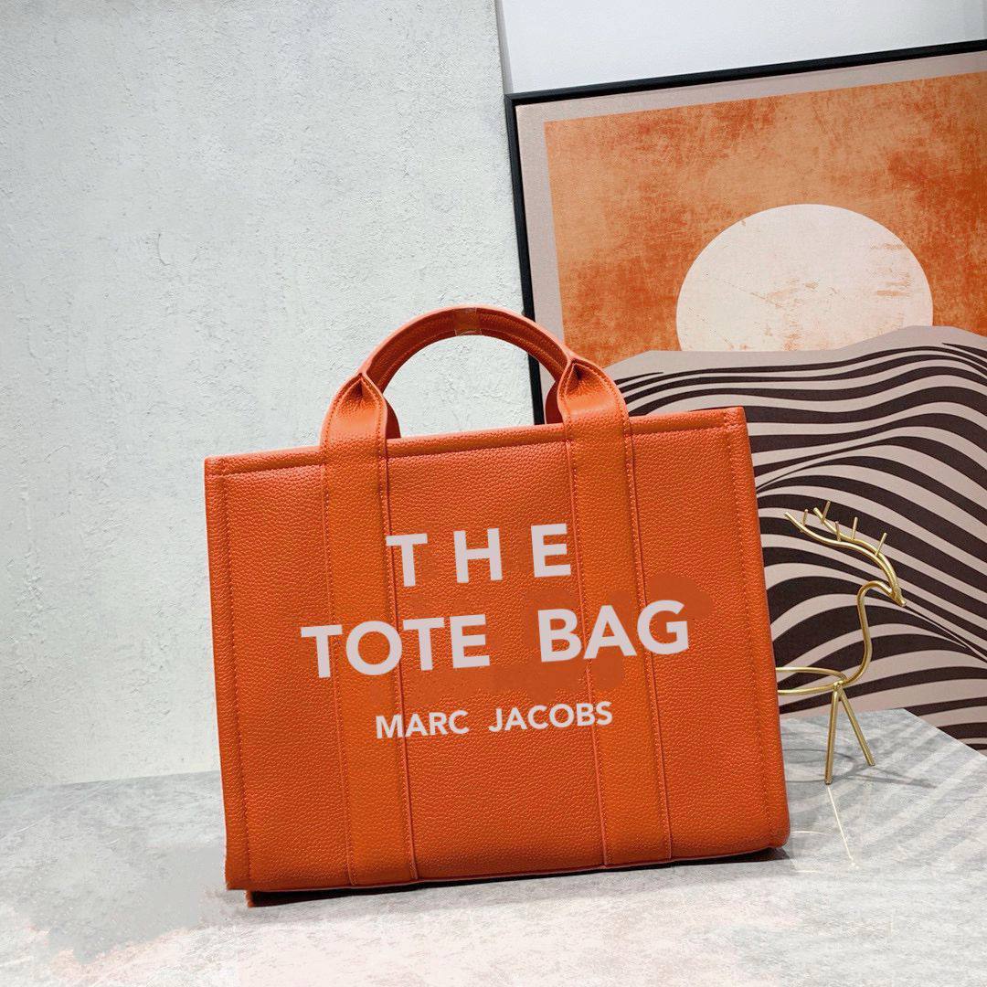 The Tote Bag
33*26*11cm
115 dhs✅

Zain17
♥️♥️♥️