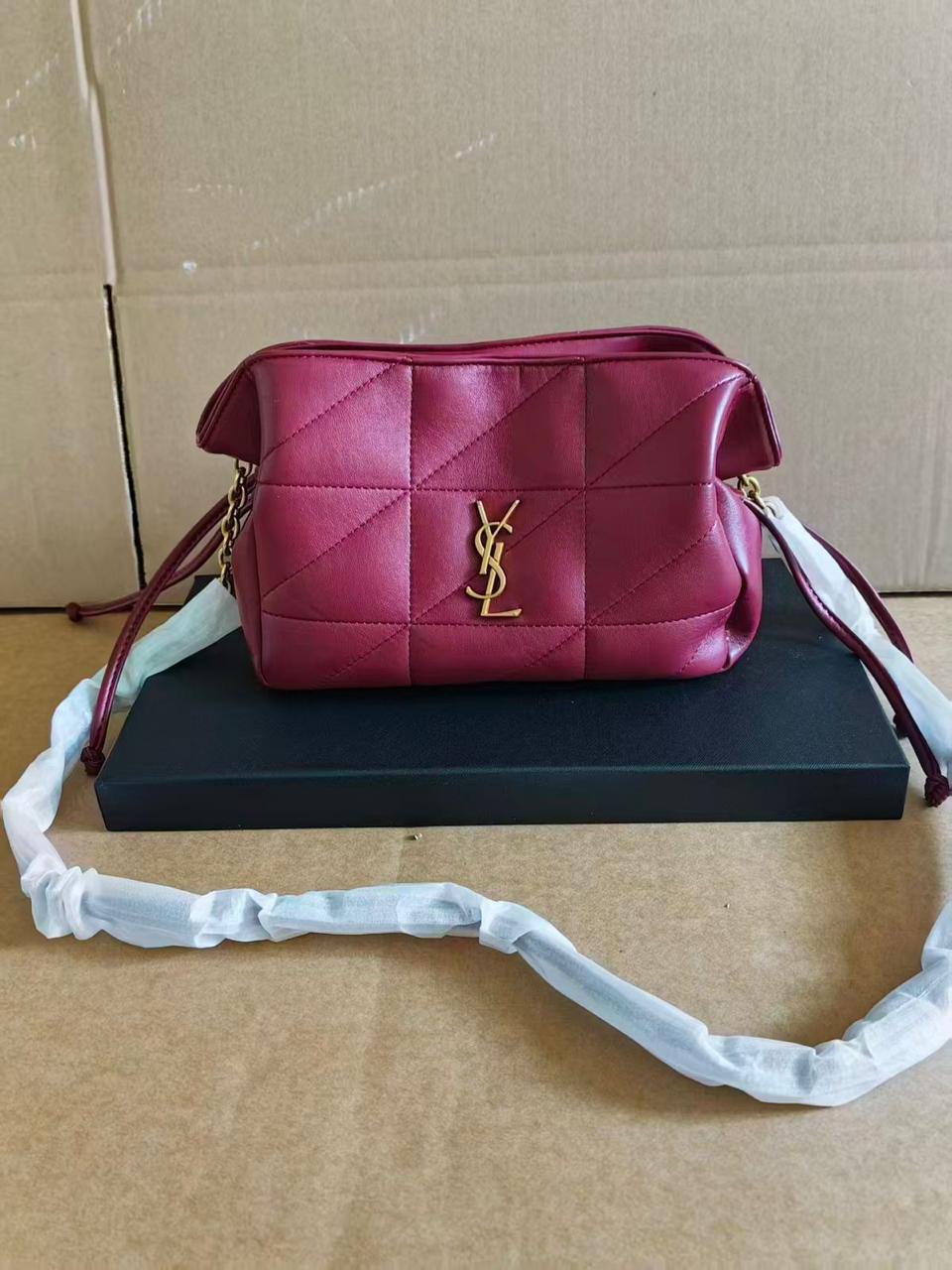 ❤️ YSL Jamie 
1️⃣ First Quality +box🎁
Size : 28 * 16 * 12.5 cm
90 dhs🇦🇪🇦🇪
with box🎁

Zain115
♥️♥️♥️