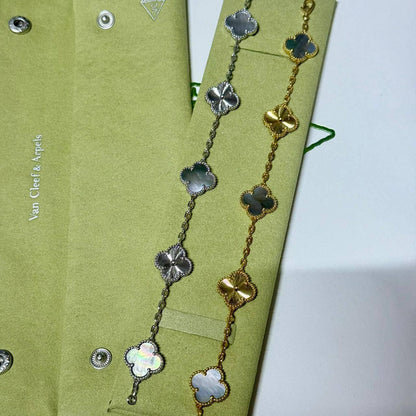 VCA ❤️‍🔥*
Bracelet 🐦‍🔥
Super master quality 💯
With normal boxes 📦 
65 dhs🪙🌨️
With master box 🗃️ 
105 dhs🪙🌨️

Zain216
♥️♥️♥️