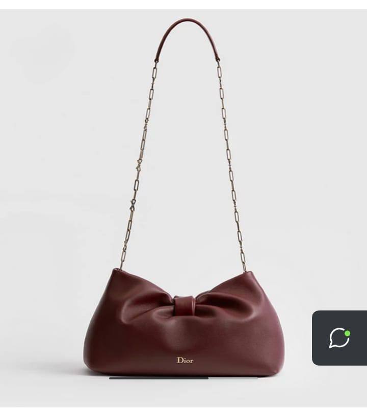Dior
100 dhs🇦🇪🇦🇪 
high quality With box25cm

Zain26
♥️♥️♥️