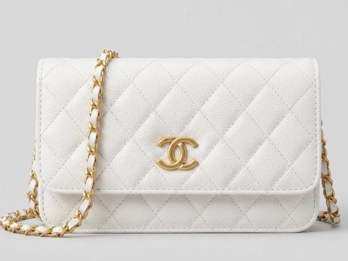 Chanel
80 dhs💛
With Box

Zain50
♥️♥️♥️