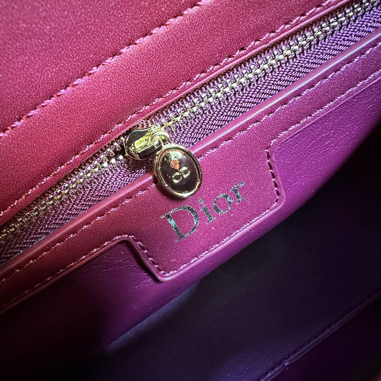 DIOR
GOOD QUALITY
110 dhs✅

Zain39
♥️♥️♥️
