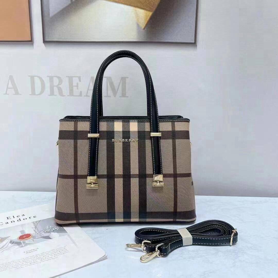 Burberry 
Good Quality 
100 dhs🪙💕

Zain250
♥️♥️♥️