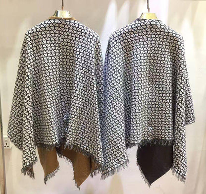 For winter big scarf 🛍️🧚‍♀️🧚‍♀️
Free size 
150 dhs🪙
Master Good pualiit

Zain231
♥️♥️♥️