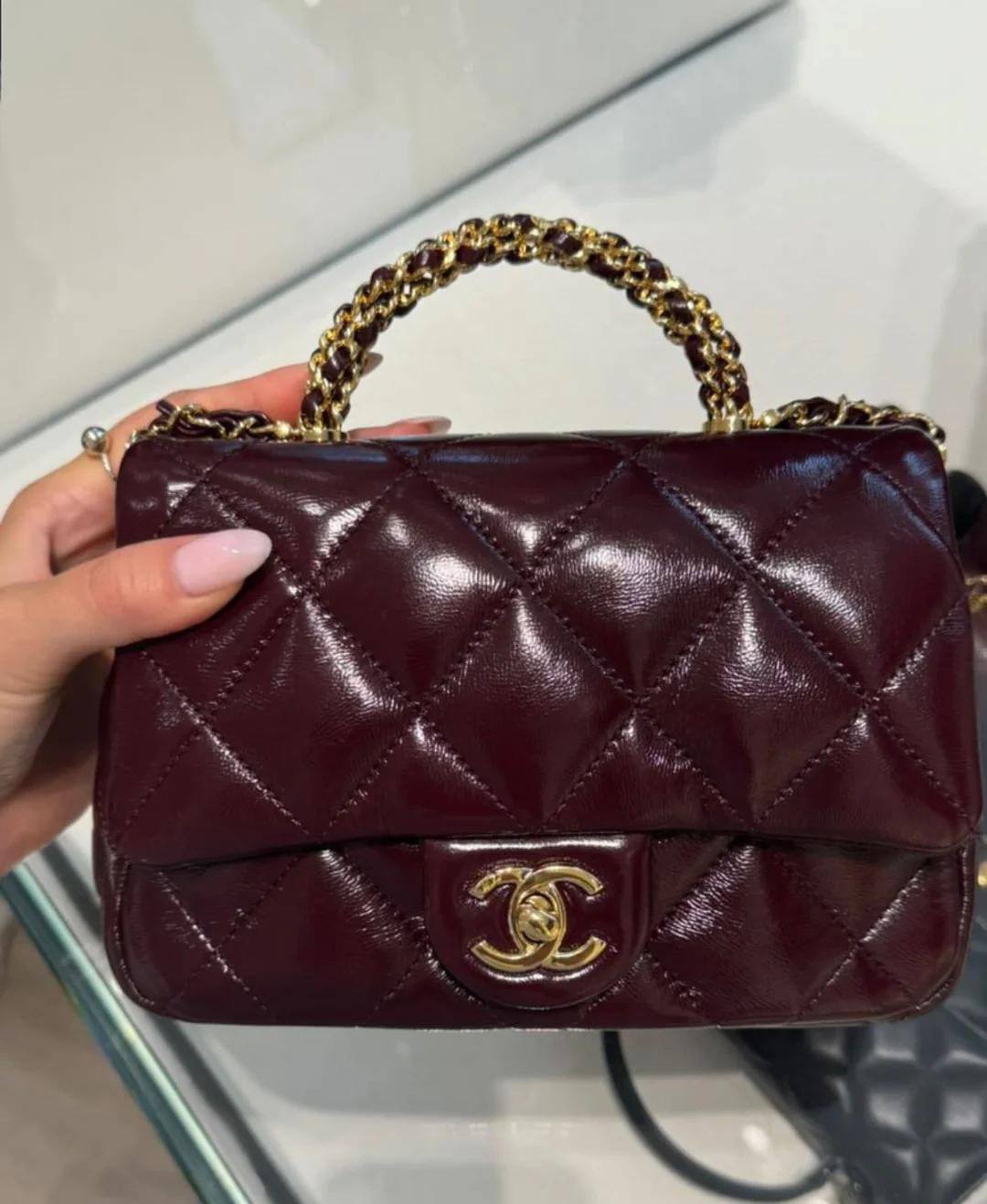 Chanel

110 dhs🇦🇪🇦🇪🇦🇪
have box

Zain07
♥️♥️♥️
