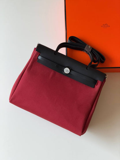 Hermes
Super AAA + Quality 💯

 With original packing🎁🎁
 SIZE:36and42
 Available now 

630 dhs🇦🇪🇦🇪

Zain52
♥️♥️♥️