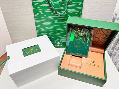 Watches Boxes
Master Box + Paper bag & Card
🎁🎁🎁

50 dhs🪙🌨️

Zain85
♥️♥️♥️