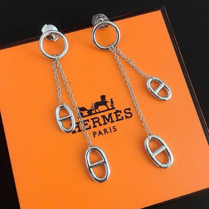 Hermes ❤️‍🔥*
Earring 🐦‍🔥
Master quality 💯
With normal boxes 🗃️ 
55 dhs✅
With master box 📦 
70 dhs✅

Zain216
♥️♥️♥️