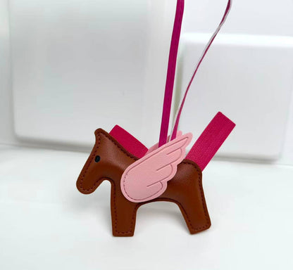 Hermes Horse Bag Charm 🔥
15 dhs✅

Zain243
♥️♥️♥️