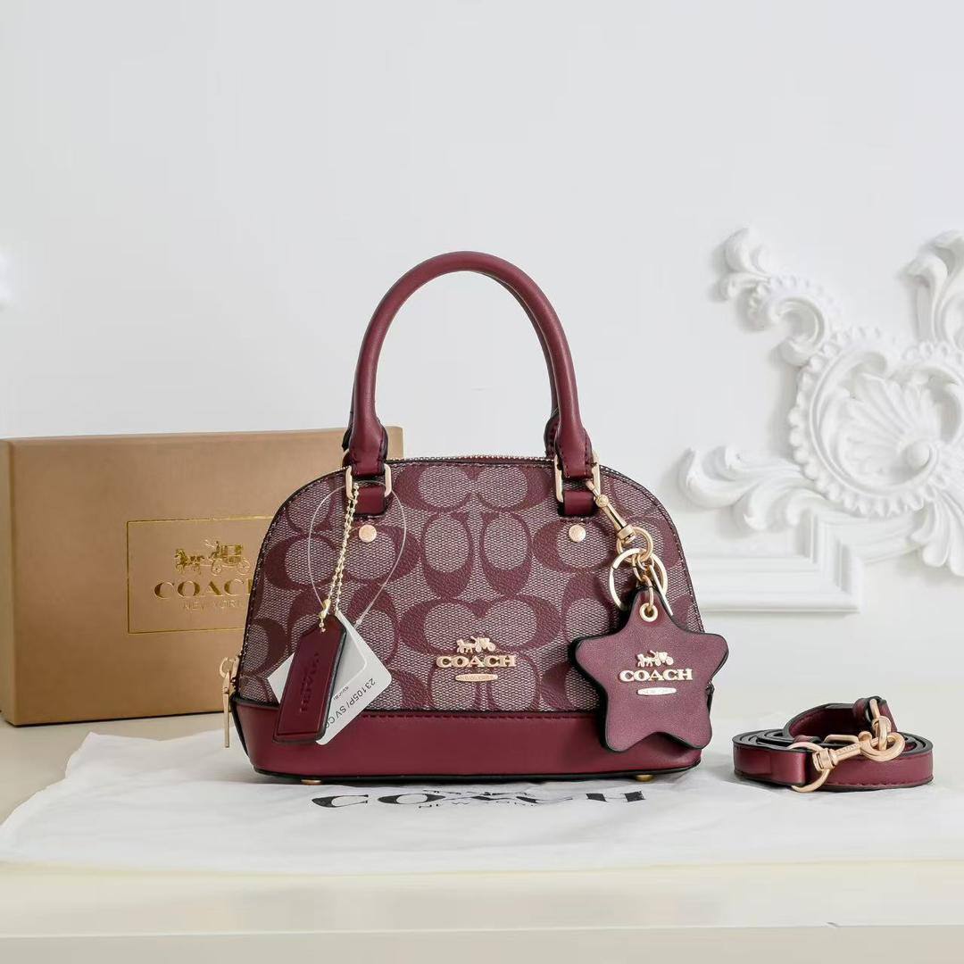Coach
100 dhs🇦🇪🇦🇪
with box
size 21cm

Zain26
♥️♥️♥️