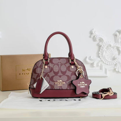 Coach
100 dhs🇦🇪🇦🇪
with box
size 21cm

Zain26
♥️♥️♥️