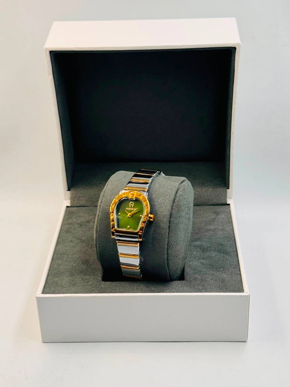 Aigner Ladies
*New arrival*🔥
55 dhs✅

Zain08
♥️♥️♥️