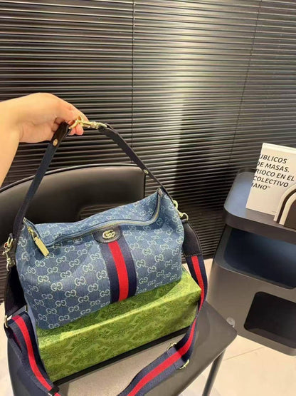 Gucci
 115 dhs❤️ 

with box
🎁🎁🎁

Zain235
♥️♥️♥️