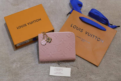 LV Wallet
For Ladies
Master Quality
110 dhs✅

Zain33
♥️♥️♥️