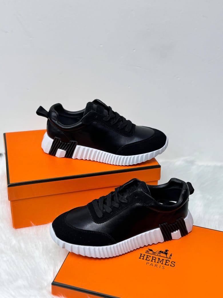 Hermes Shoes
New arrived 
Size 36 to 41
130 dhs🪙🌨️

Zain21
♥️♥️♥️