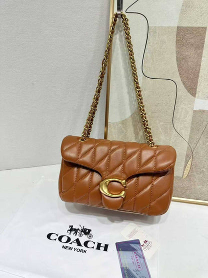 COACH Quilted TABBY
Mix metal Hardware
With Soft leather material
Geomatric design
Shoulder Bag
Size 26 cm
With Box

110 dhs✅

Zain239
♥️♥️♥️