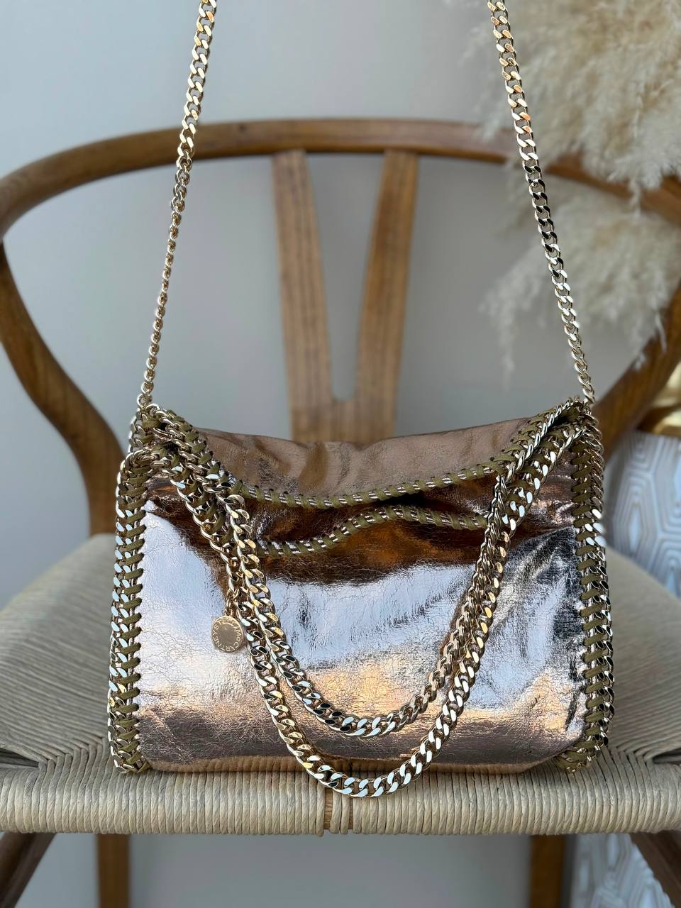STELLA McCARTENY
25cm
350 dhs🇦🇪🇦🇪
Top quality

Zain167
♥️♥️♥️