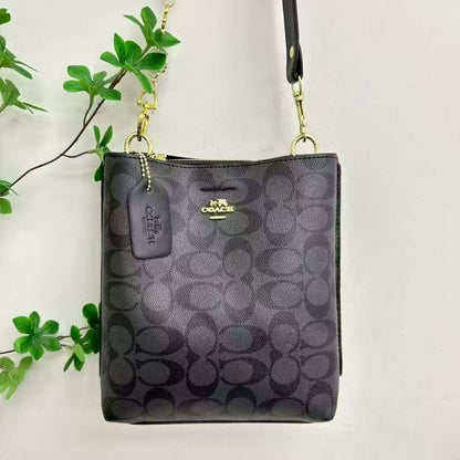 Coach
Wihh box 
70 dhs🇦🇪🇦🇪

Zain232
♥️♥️♥️