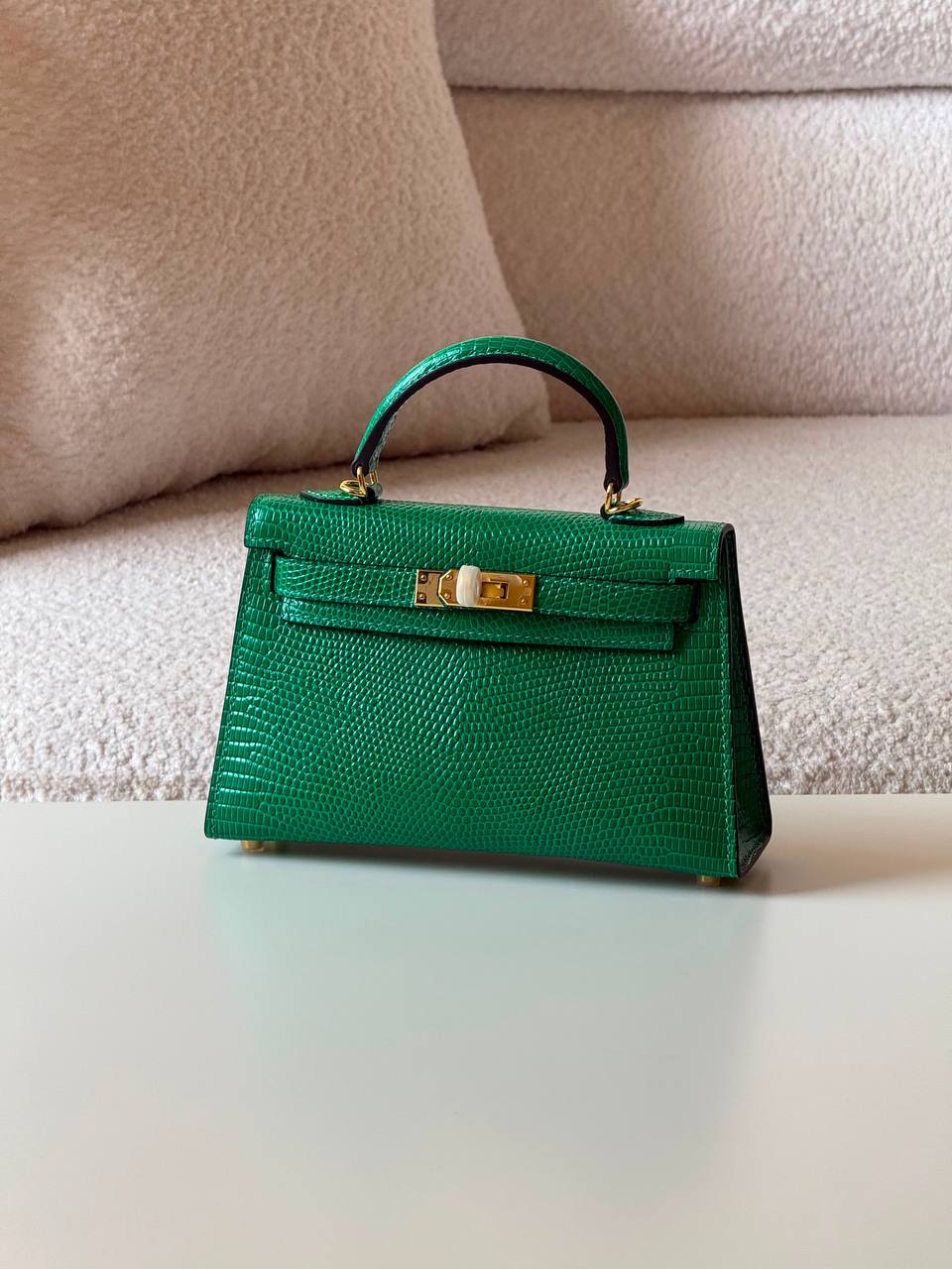 Hermes minikelly 19cm💥Master quality ✅with box📦
610 dhs💓

Zain52
♥️♥️♥️