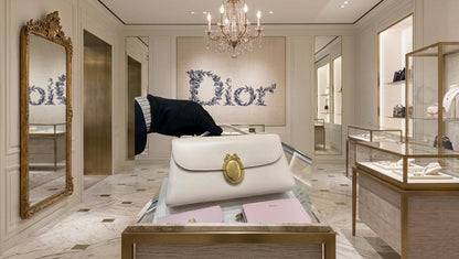 Dior

110 dhs
With box

Zain148
♥️♥️♥️