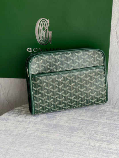 GOYARD
*Clutch bag* 
*Master quality* 
350 dhs🪙🖤

Zain179
♥️♥️♥️