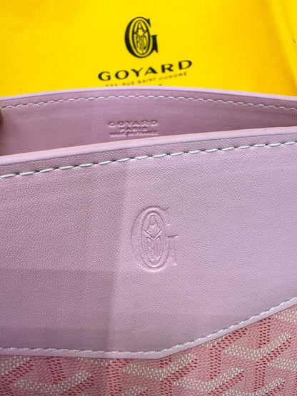 🎉 Offer 🎊 Goyard Rouette
1️⃣ First quality
Size : 26 * 18 cm
80 dhs✅

Zain115
♥️♥️♥️