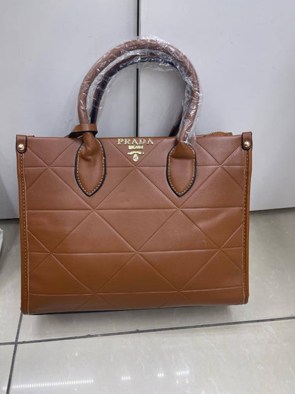 Prada
75 dhs❣️

Zain50
♥️♥️♥️