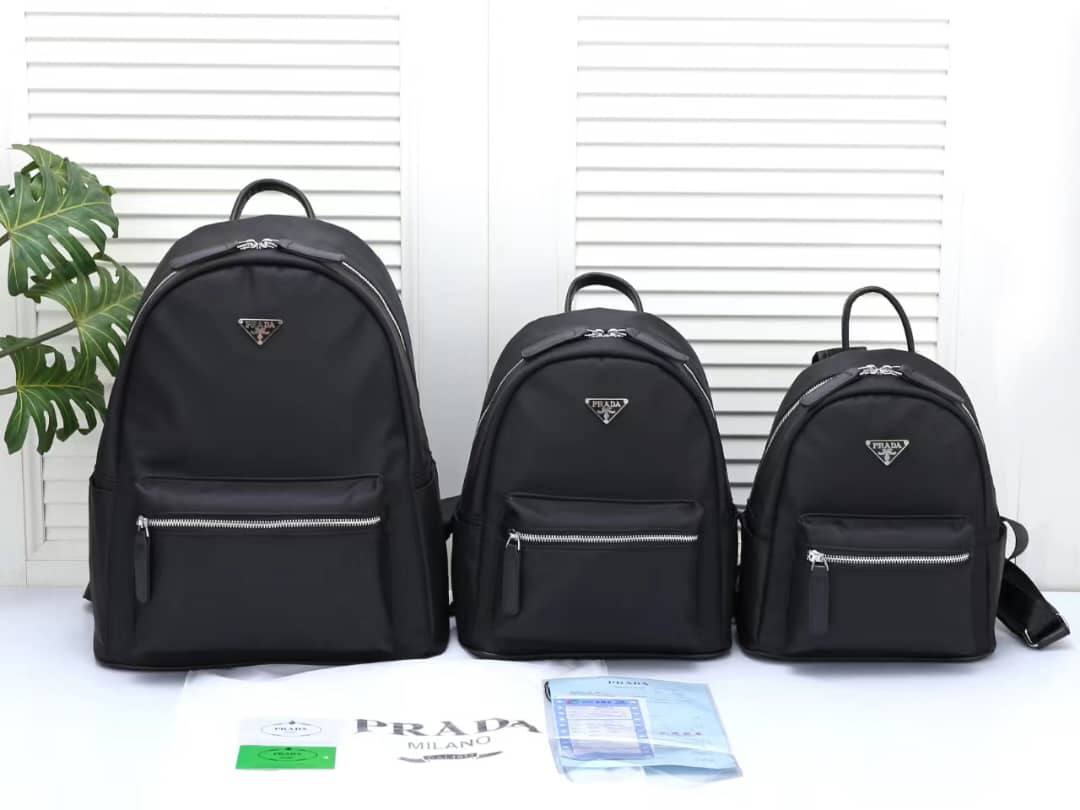 Prada

90 DHS  🇦🇪 size 24cm
95 DHS  🇦🇪 size 26cm
100 DHS🇦🇪  size 30cm

Silver Logo

Zain26
♥️♥️♥️