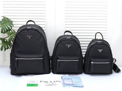 Prada

90 DHS  🇦🇪 size 24cm
95 DHS  🇦🇪 size 26cm
100 DHS🇦🇪  size 30cm

Silver Logo

Zain26
♥️♥️♥️