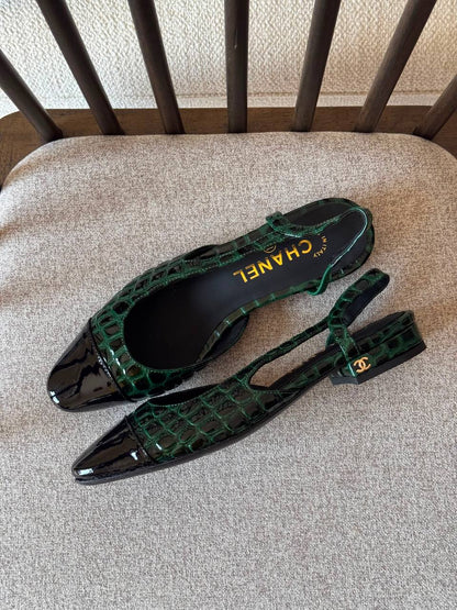 CHANEL 
𝑨𝑨𝑨 𝑸𝒖𝒂𝒍𝒊𝒕𝒚
𝑺𝒊𝒛𝒆 𝟑5 𝒕𝒐 𝟒2 
450 dhs🇦🇪🇦🇪

Zain81
♥️♥️♥️
