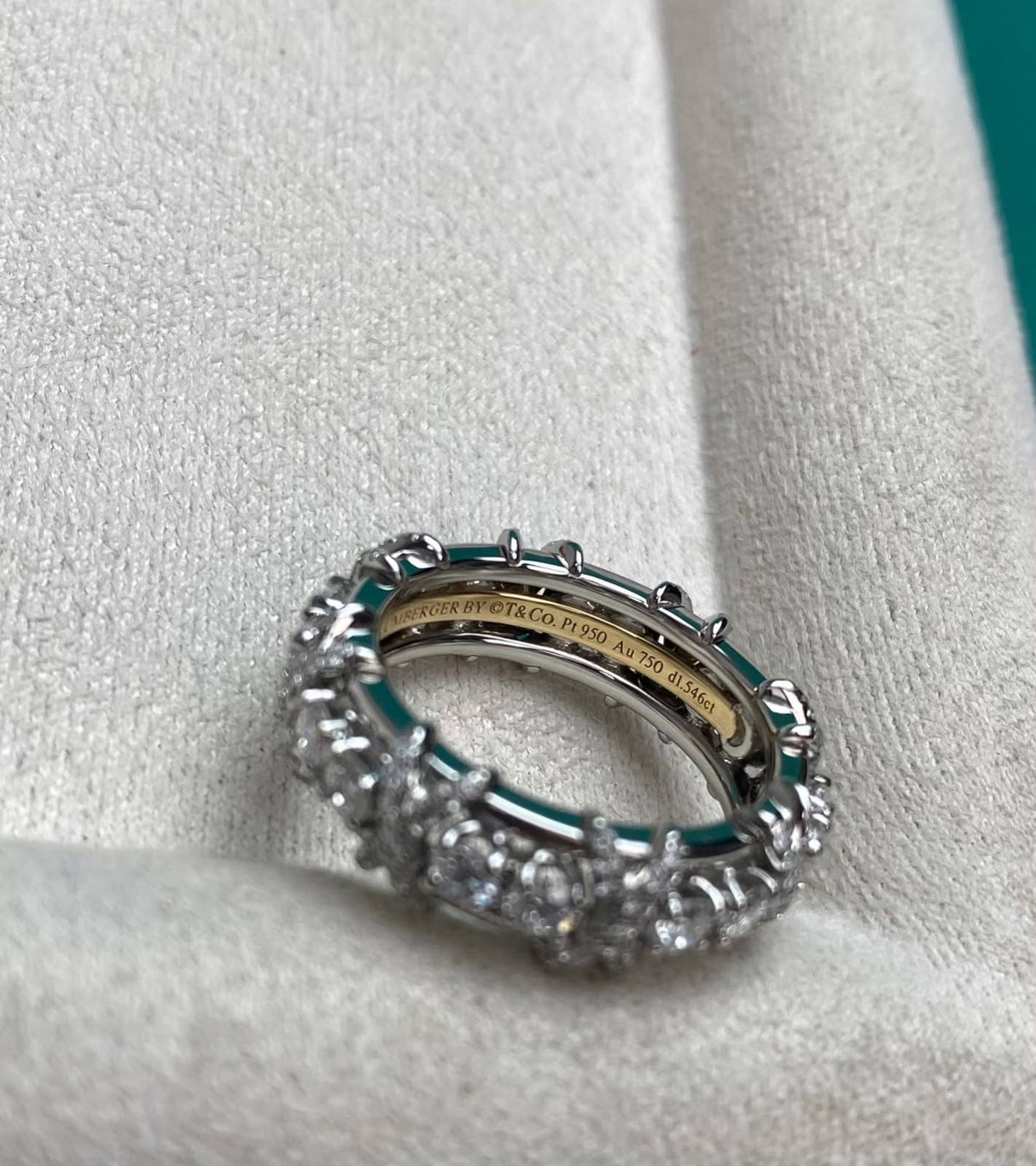 Tiffany 
Ring 💍 available size👇
6,7,8,9
Master quality 💯
With normal boxes 📦 
45 dhs🇦🇪🇦🇪

With master box 🗃️ 
80 dhs🇦🇪🇦🇪

Zain216
♥️♥️♥️