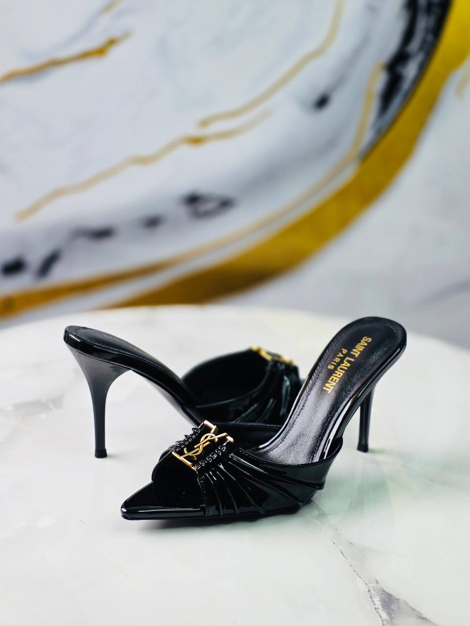 YSL
Super *AAA* *+* Quality 💯 
With original packing🎁🎁
SIZE:36and41
Available now
400 dhs💓

Zain309
♥️♥️♥️