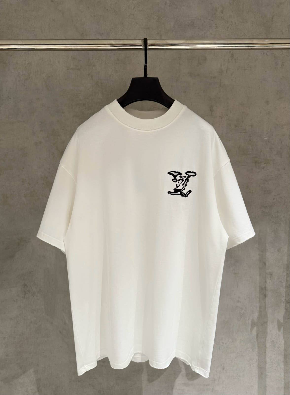 LOUIS VUITTON

Super Master quality

Sizes:S M L XL 2XL

300 dhs🇦🇪🇦🇪

Zain330
♥️♥️♥️